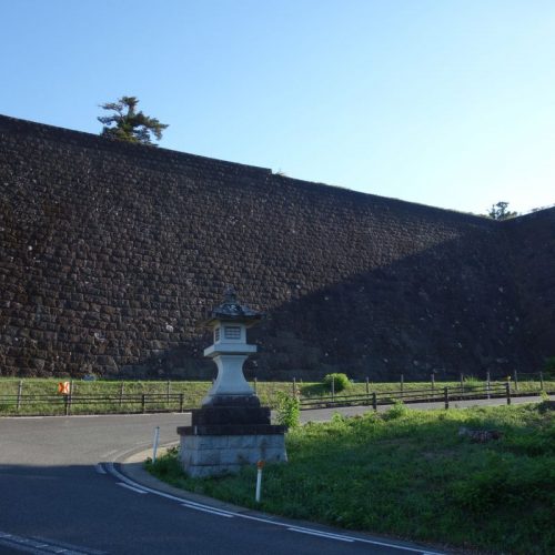 Fundament-/Burgmauern der Burg Sendai